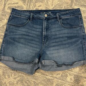 Old Navy size 16 shorts